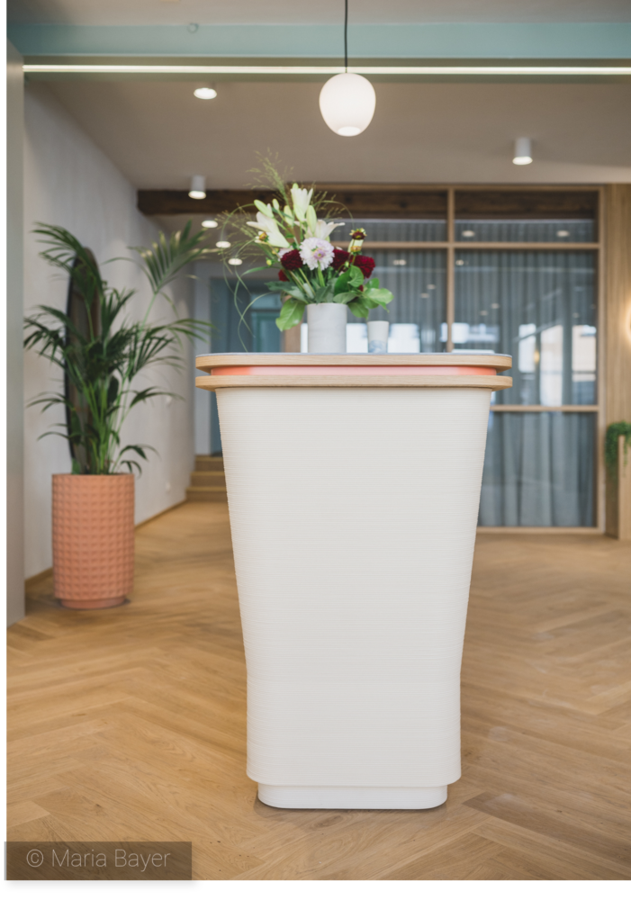 Counter at GlowIn Erlangen 3d printed at large scale with recycled material in side view